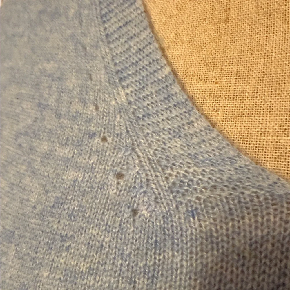 J. McLAUGHLIN SWEATER V-NECK & BACK LIGHT BLUE CASHMERE LONG SLEEVE SIZE S